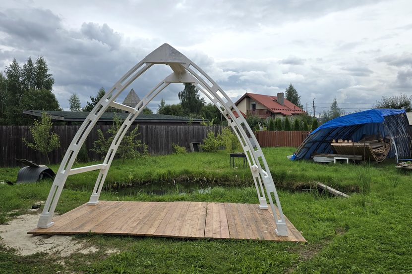 Арочная беседка на настиле